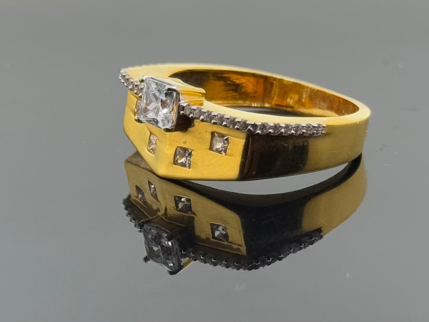 22k Elegant Men Geometric Designer Ring gr1365