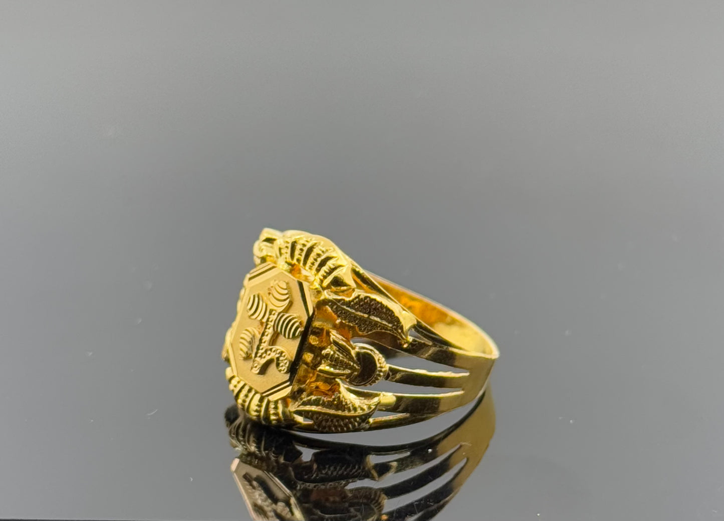 22k Elegant Men Geometric Floral Ring gr1428