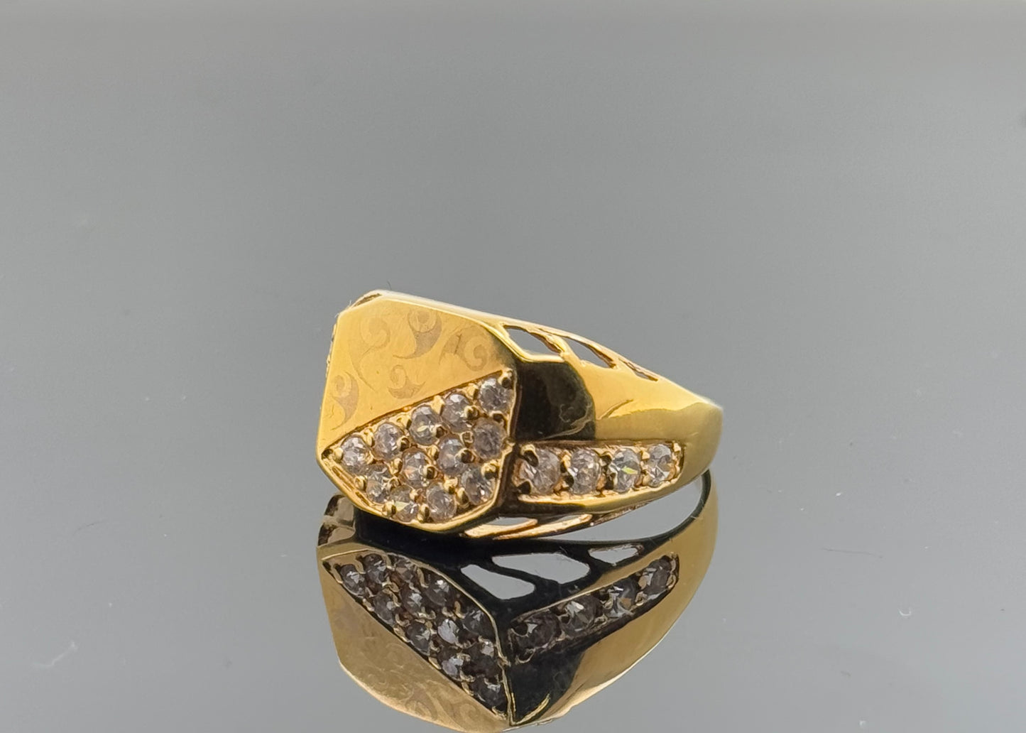 18k Elegant Men Geometric Ring gr1474