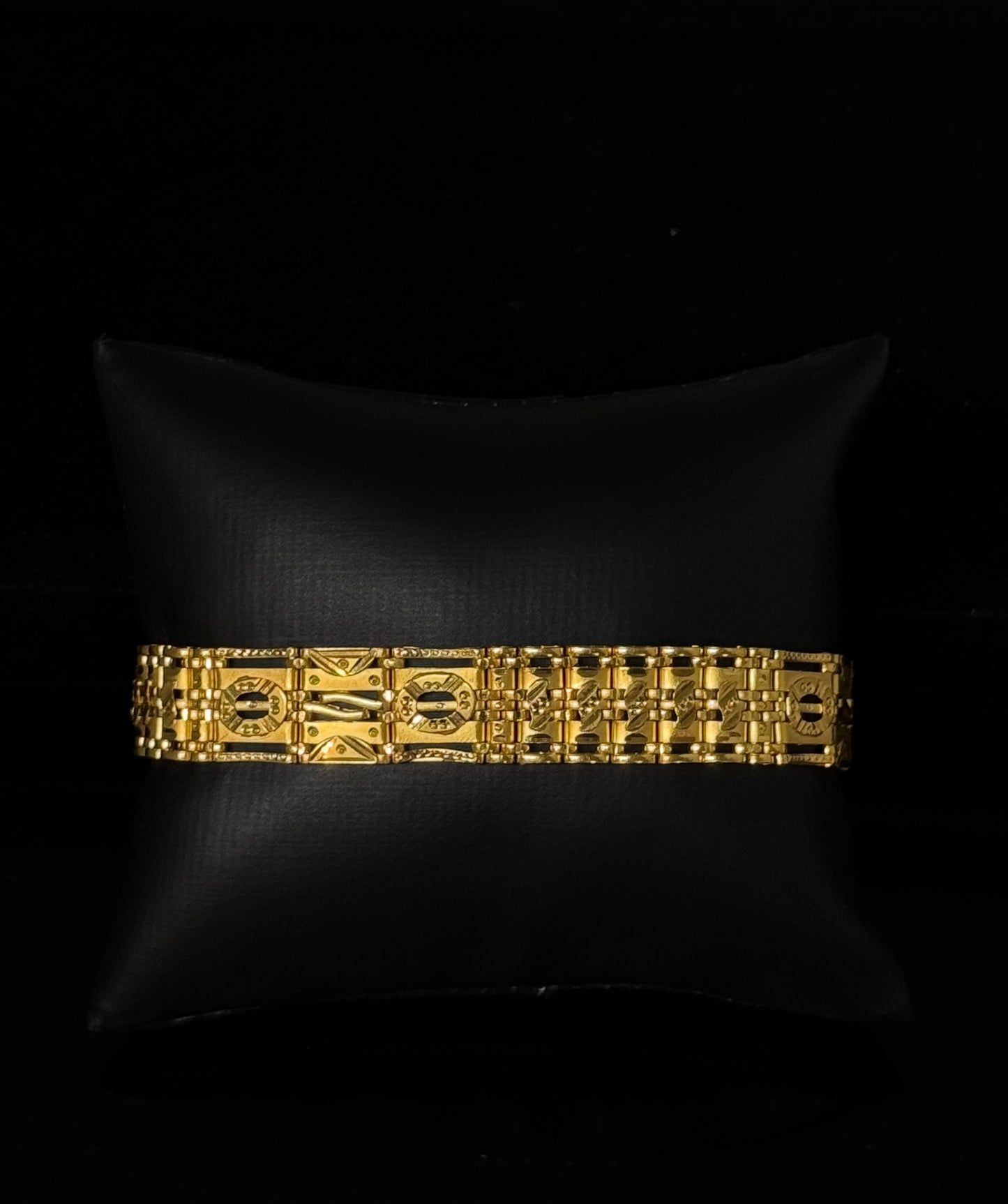 22K Elegant Men Bracelet MMB9