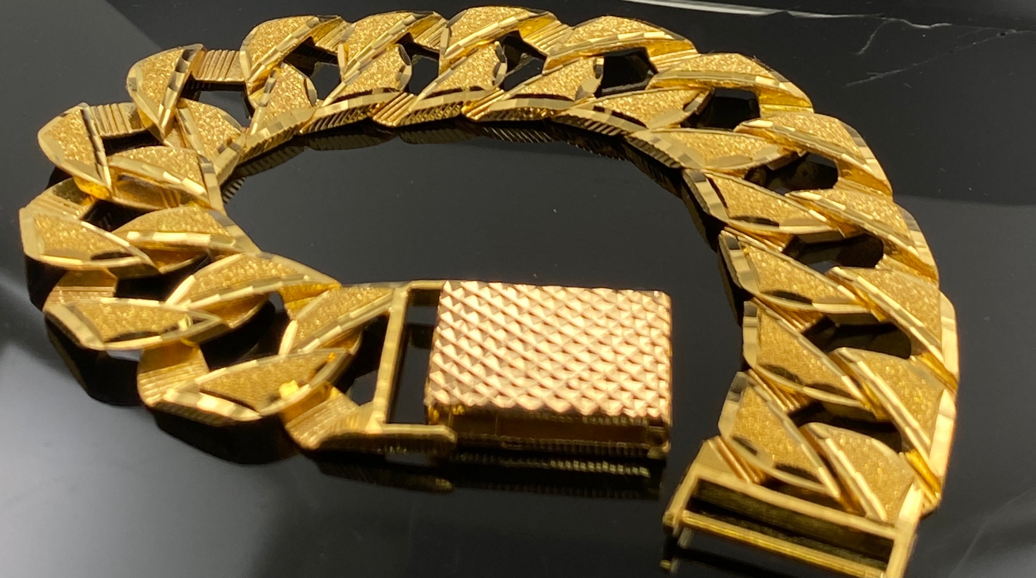 Buy 22k Plain Gold Men Bracelet 65VH4896 Online from Vaibhav Jewellers