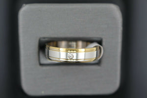 18k Solid Gold Elegant Ladies Modern Shiny Finish with Zirconia Band Ring R9023m - Royal Dubai Jewellers