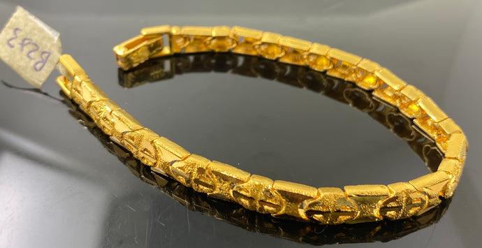 Square Links 22 KT Gold Bracelet for Men
