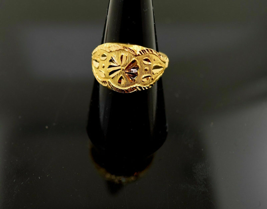 22k Ring Solid Gold ELEGANT STONE Ring with Diamond Cut Pattern 